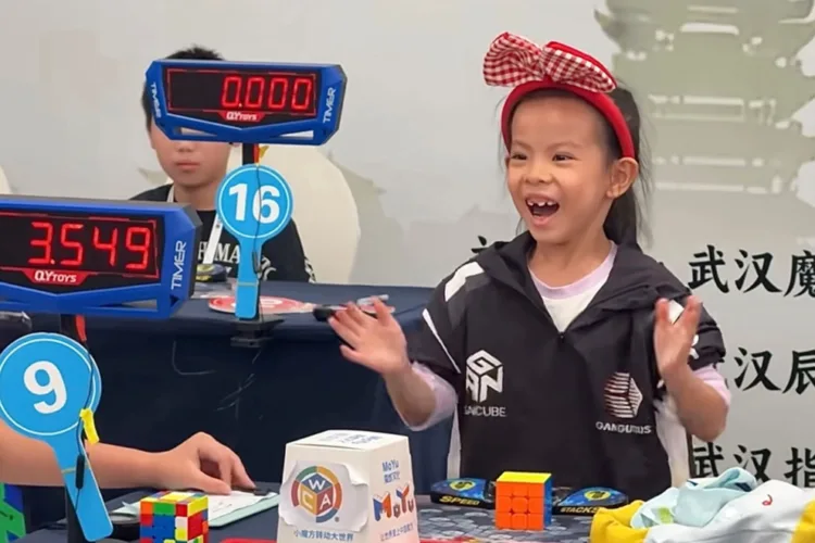 Six-year-old Chinese girl sets women’s Rubik’s Cube speed record